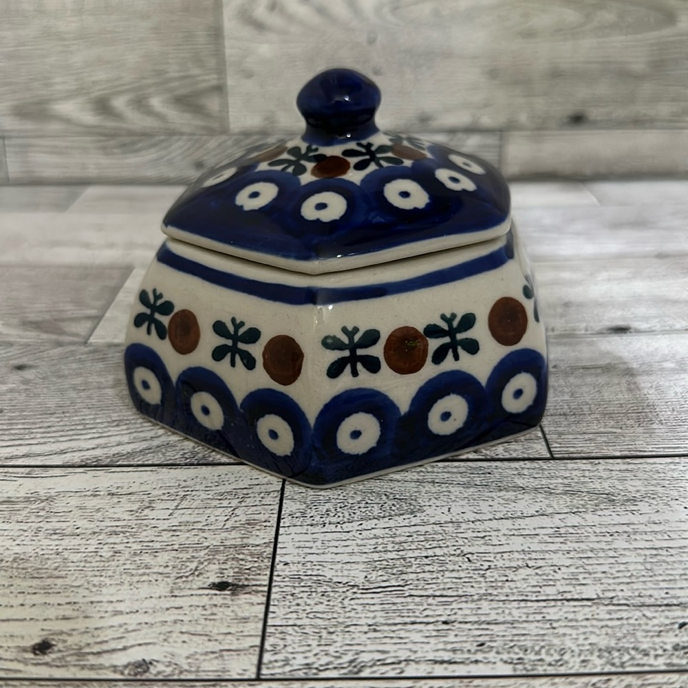 Bolesławiec Polish Pottery Hand-painted Circles Shapes small container with lid